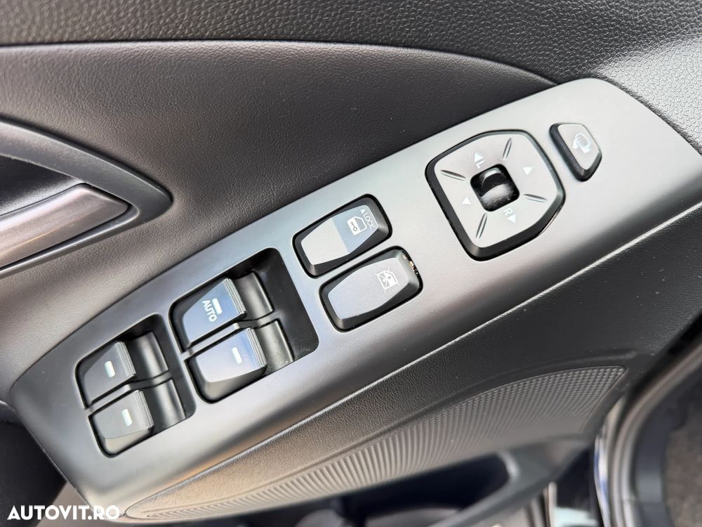 Hyundai ix35 2.0 CRDI 4WD Automatik Fifa World Cup Gold Edition - 13