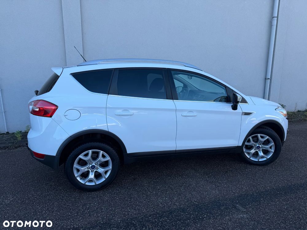 Ford Kuga 2.0 TDCi 2x4 Titanium - 17