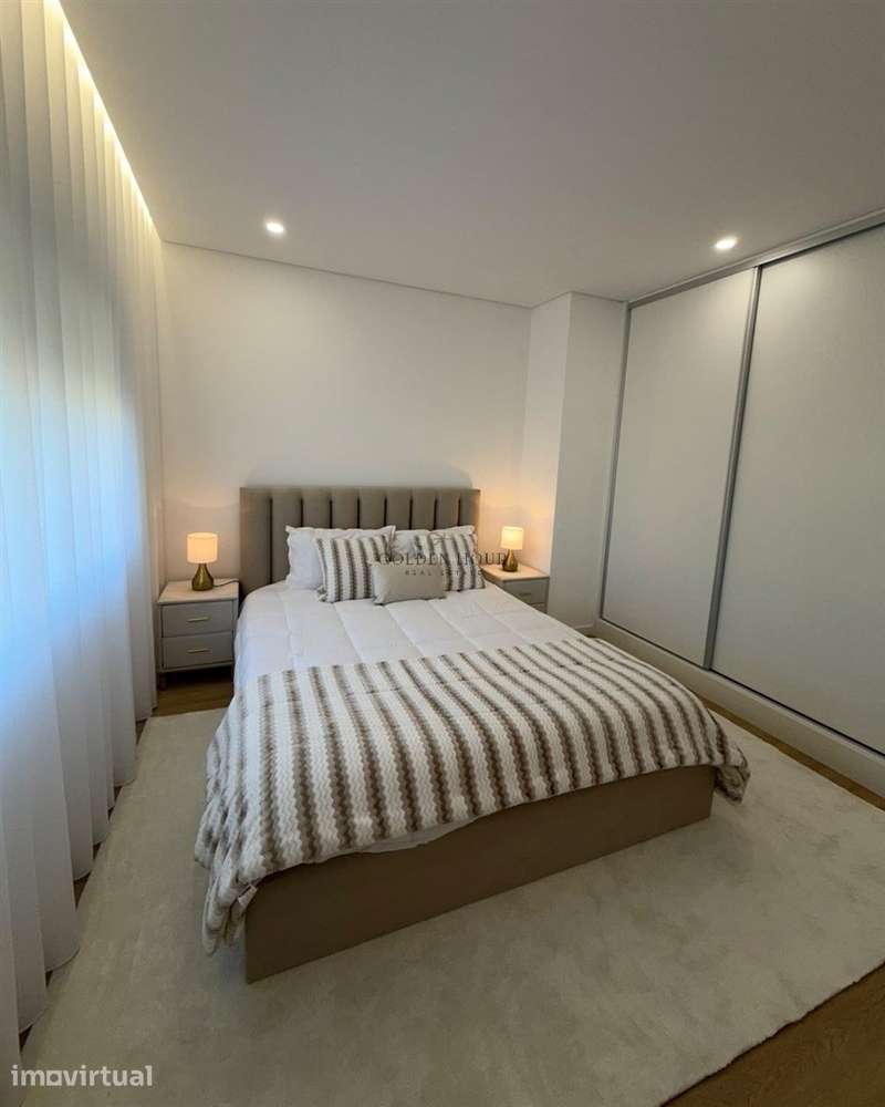 Apartamento T1+1 Renovado com Varanda em Oliveira do Douro - Grande imagem: 4/35