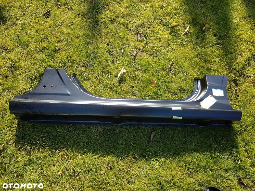 FORD FIESTA MK8 5D 17- PRÓG PRAWY NOWY