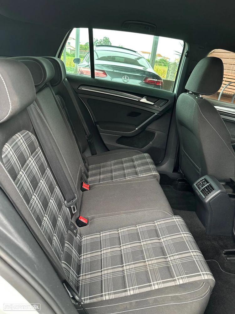VW Golf 2.0 TDI GTD DSG - 19