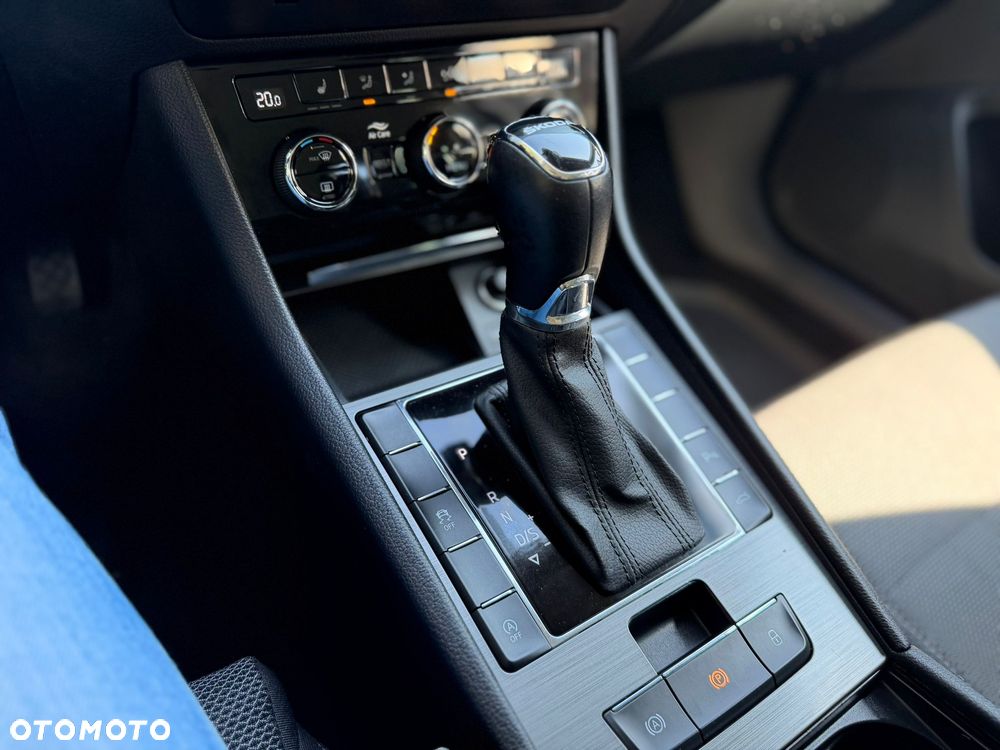 Skoda Superb 2.0 TDI SCR Style DSG - 28