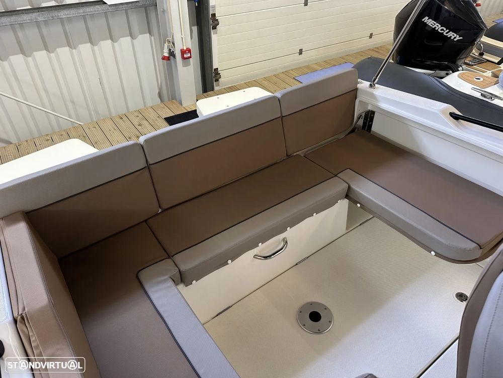 Quicksilver Activ 755 Sundeck - 26