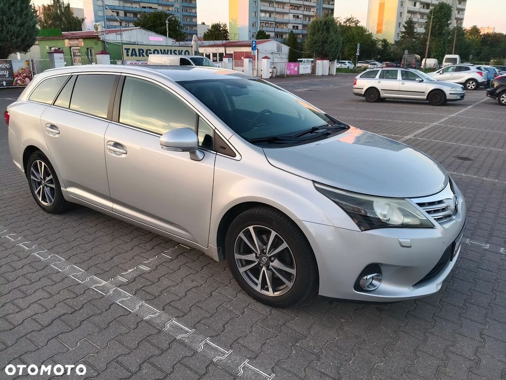 Toyota Avensis 1.8 Premium - 5