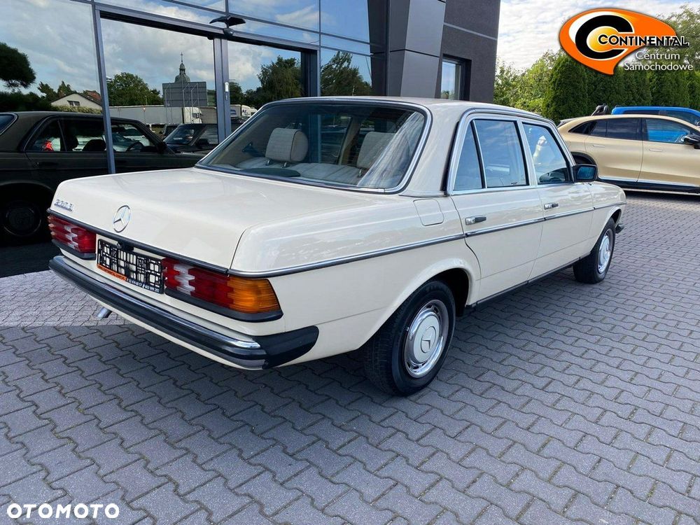 Mercedes-Benz W123 - 4
