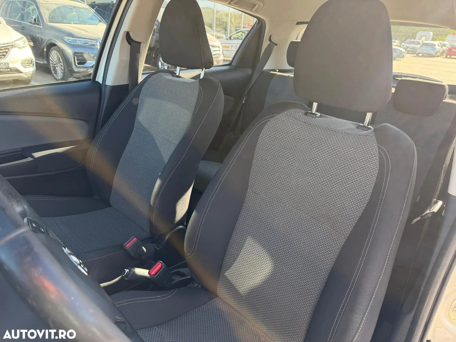 Toyota Yaris 1.5 VVT-i HSD Sol - 15
