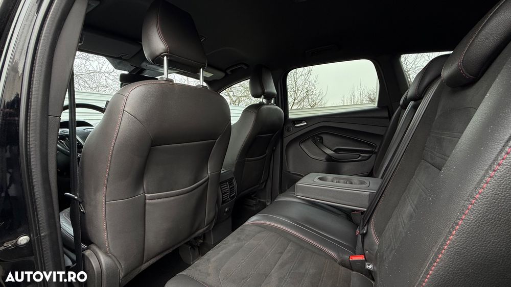 Ford Kuga 2.0 TDCi 4WD Powershift ST-Line - 14