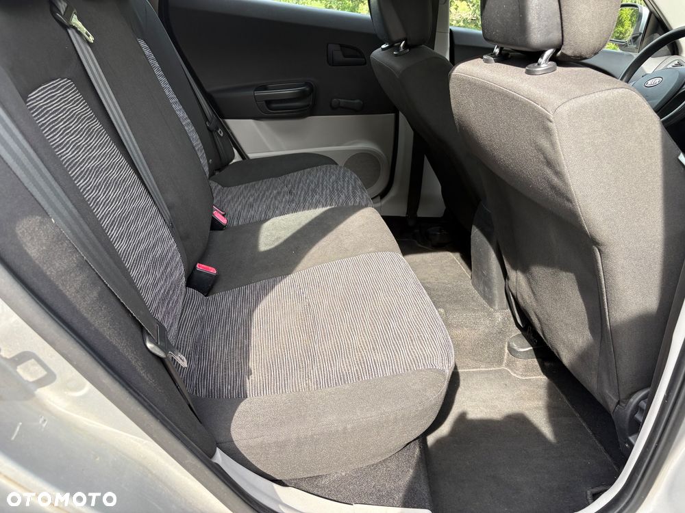 Kia Ceed - 11
