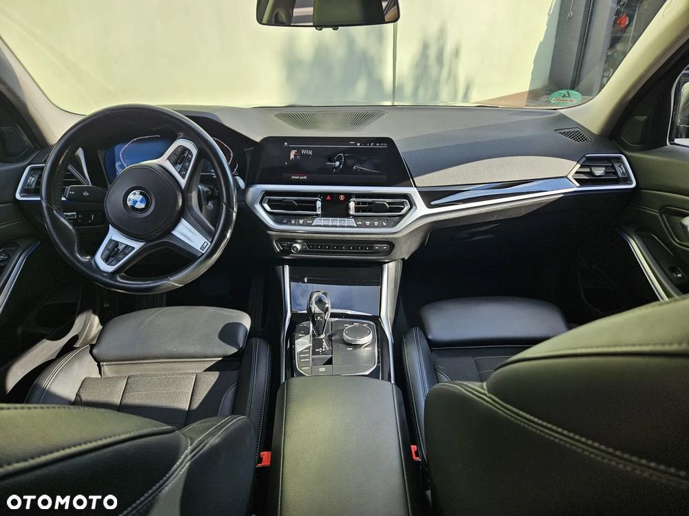 BMW Seria 3 320i Advantage sport - 8