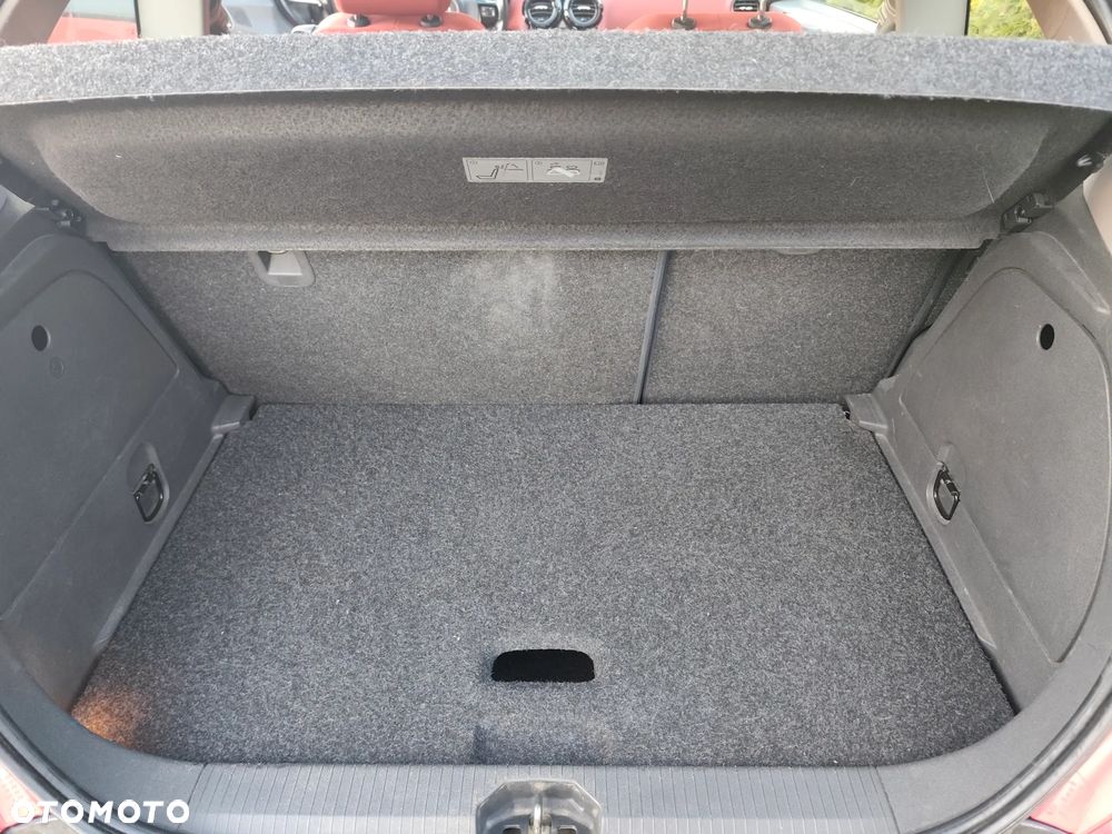 Opel Corsa 1.4 16V Essentia - 14