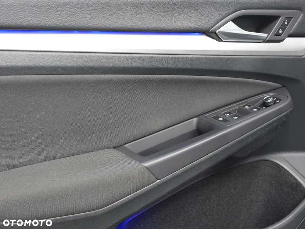 Volkswagen Golf 2.0 TDI SCR Life - 17