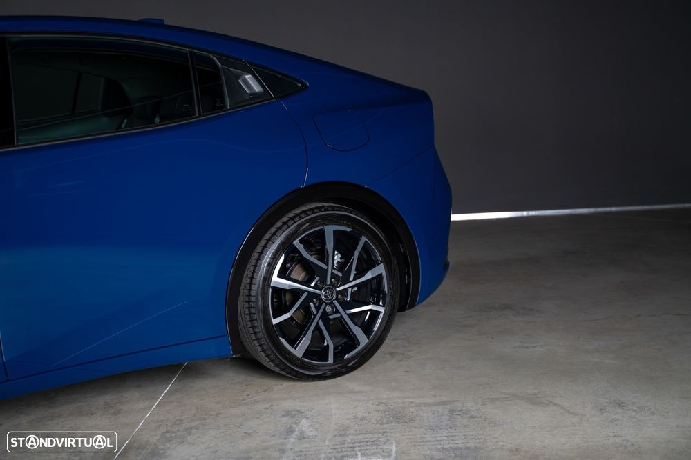 Toyota Prius 2.0 Plug-in Luxury - 10