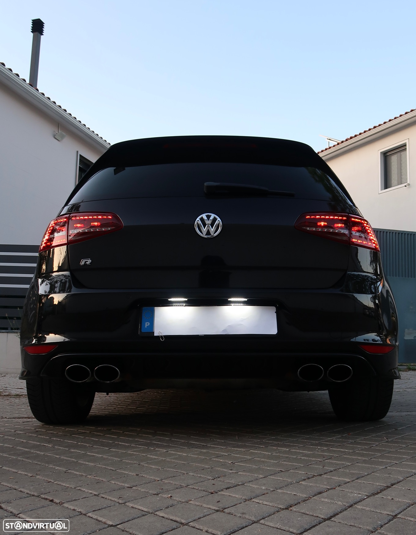 VW Golf 2.0 TSi R - 11