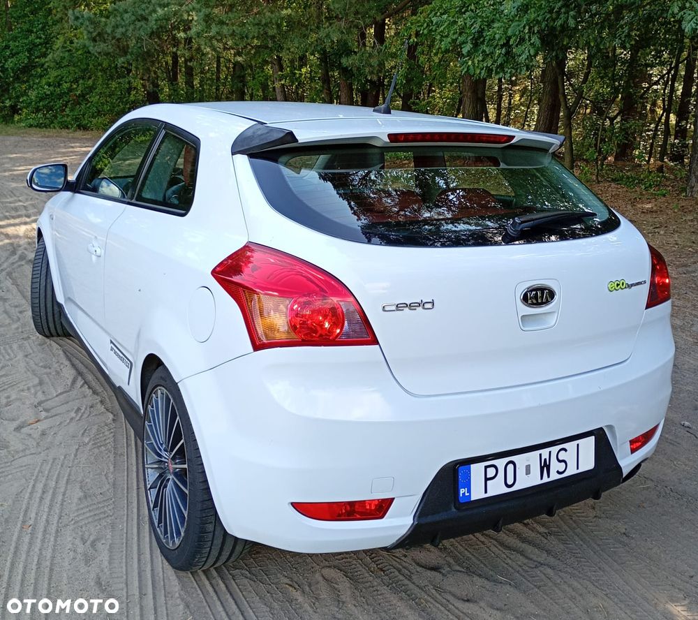 Kia ProCeed - 7