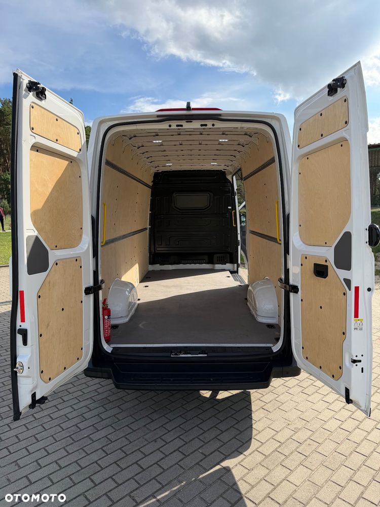 Volkswagen Crafter - 23
