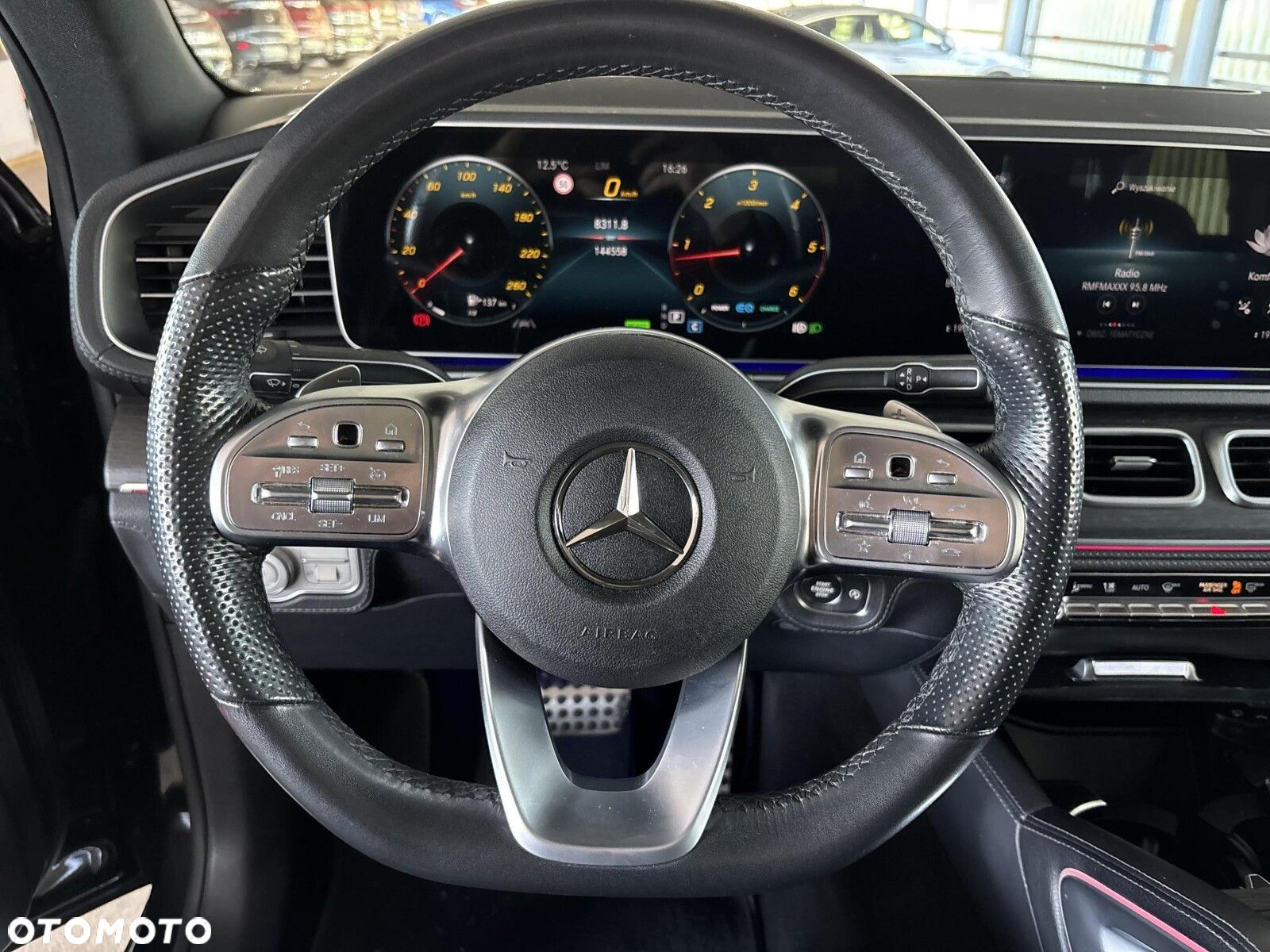 Mercedes-Benz GLE - 11