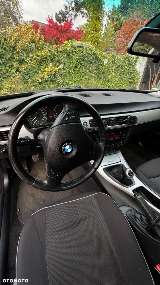 BMW Seria 3 320i - 5