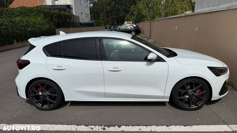 Ford Focus 2.3 Ecoboost 6MT ST X - 3