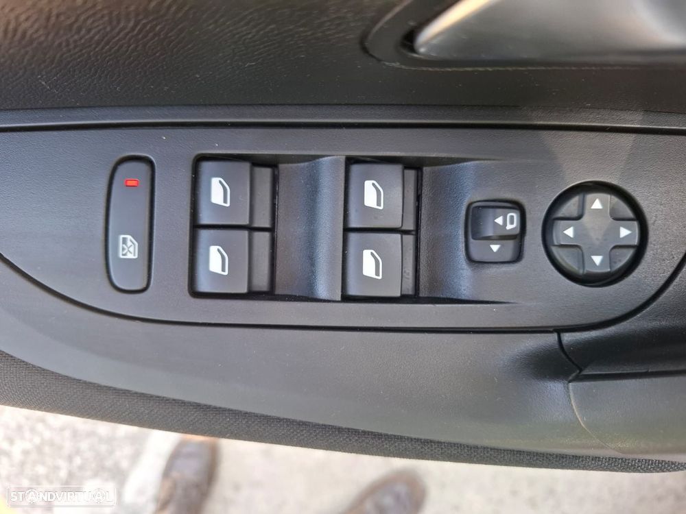Peugeot 2008 1.2 PureTech Active Pack - 40