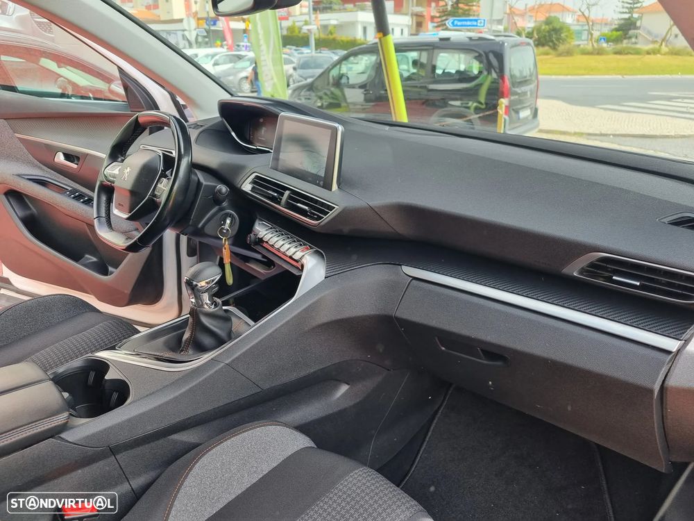 Peugeot 3008 PureTech 130 Stop & Start GPF Active - 21