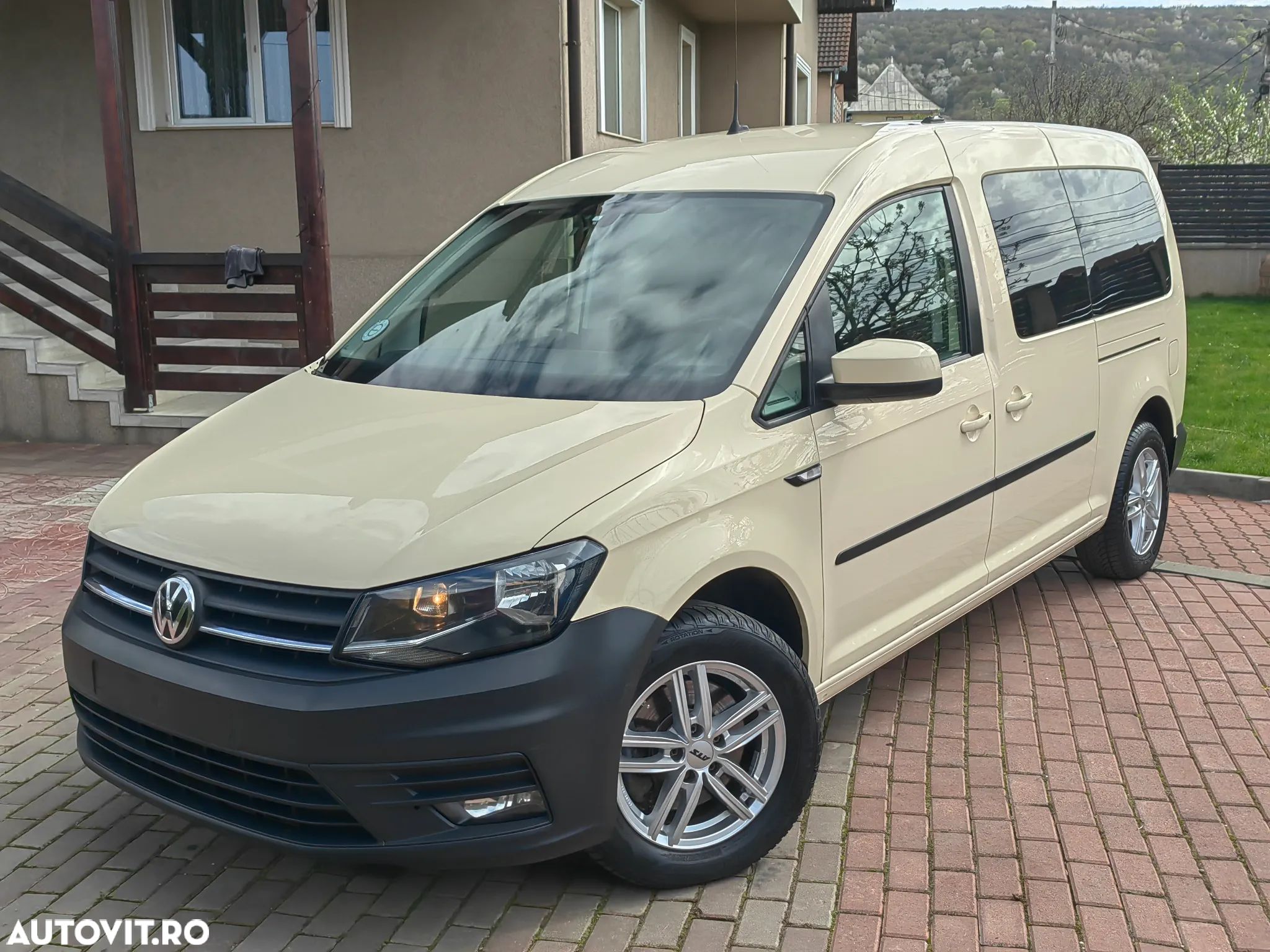 Volkswagen Caddy 2.0 TDI (7-Si.) DSG Maxi Family - 1