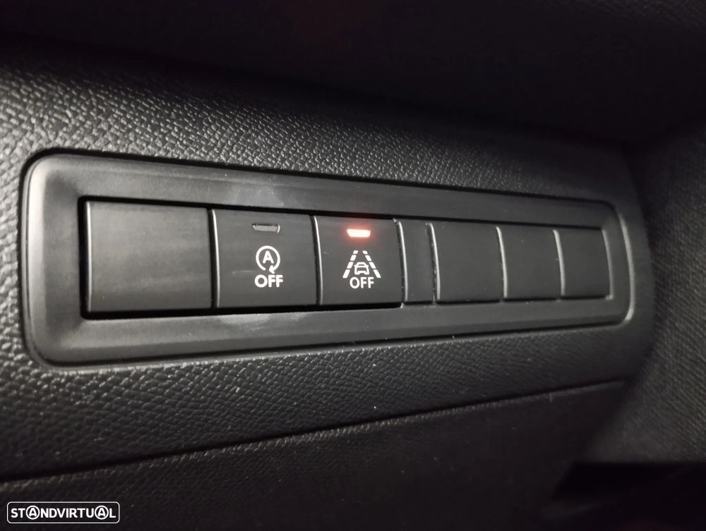 Peugeot 308 SW 1.5 BlueHDi GT Line EAT8 — fotografia 17