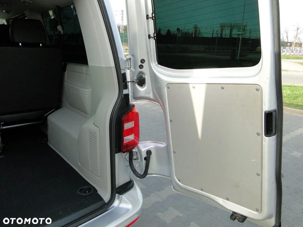 Volkswagen Caravelle - 27