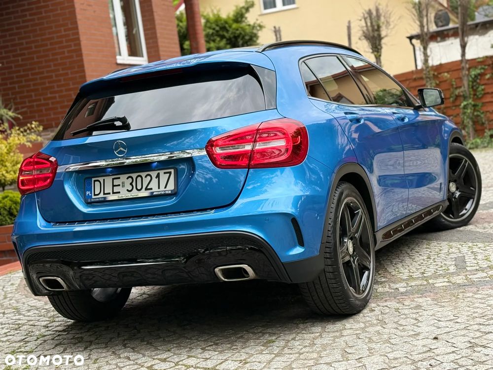 Mercedes-Benz GLA - 36