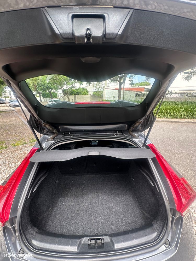 Volvo V40 D2 Momentum - 21