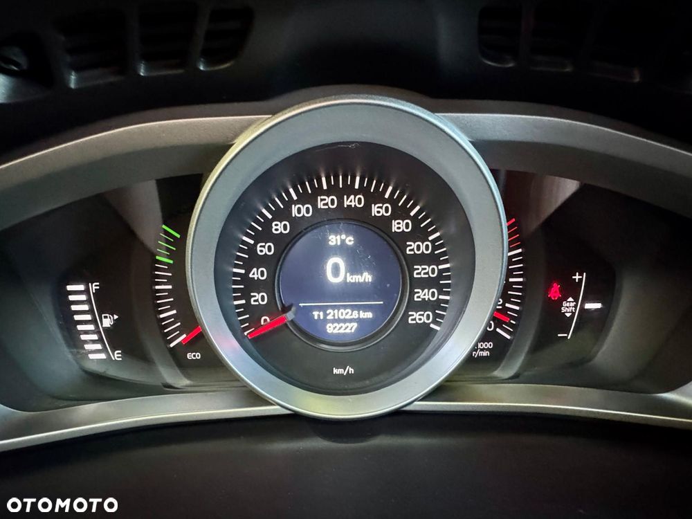 Volvo V40 T3 Drive-E Momentum - 9