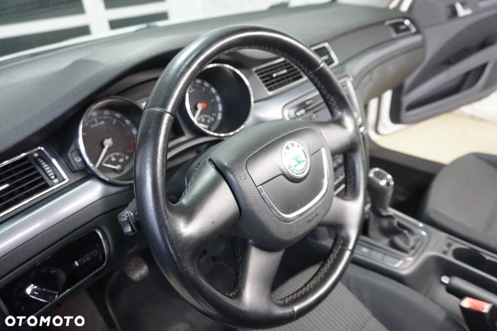 Skoda Superb 2.0 TDI Ambition - 19