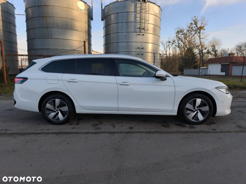 Volkswagen Passat 2.0 TDI SCR DSG Elegance - 9