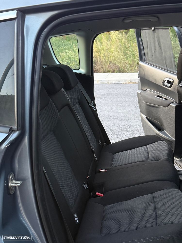 Peugeot 3008 1.6 e-HDi Executive CMP6 - 23