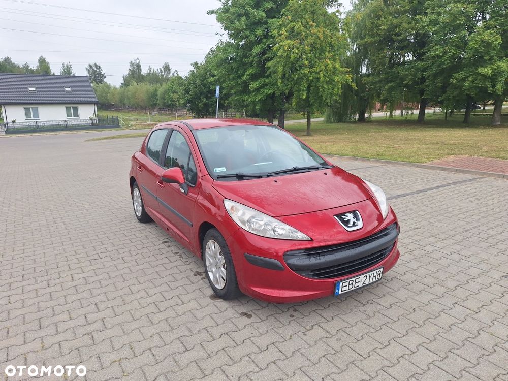 Peugeot 207 - 1
