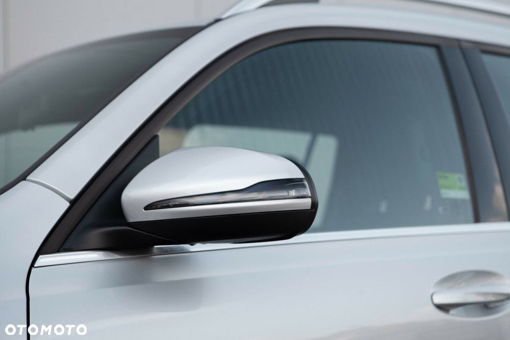 Mercedes-Benz GLB 180 Progressive 7G-DCT - 16