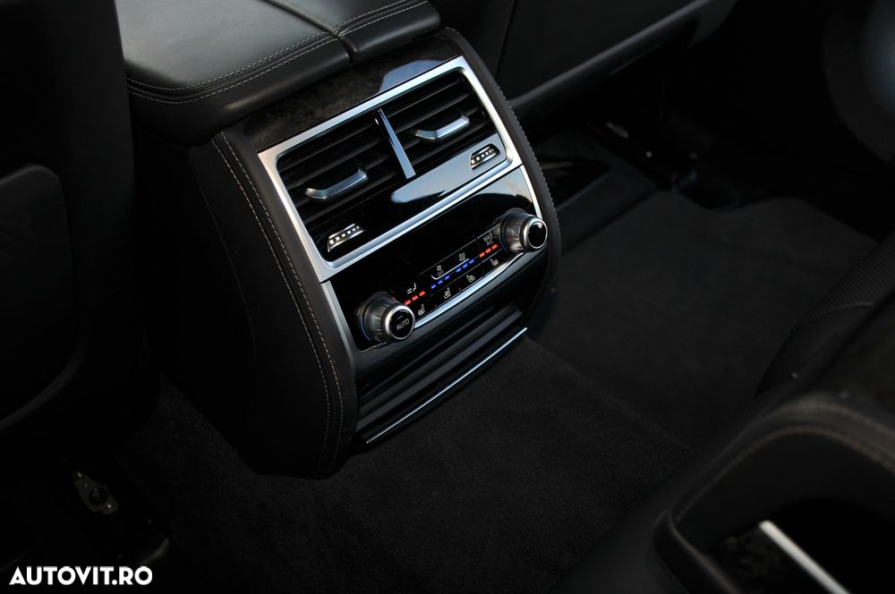 BMW Seria 7 740d xDrive - 31