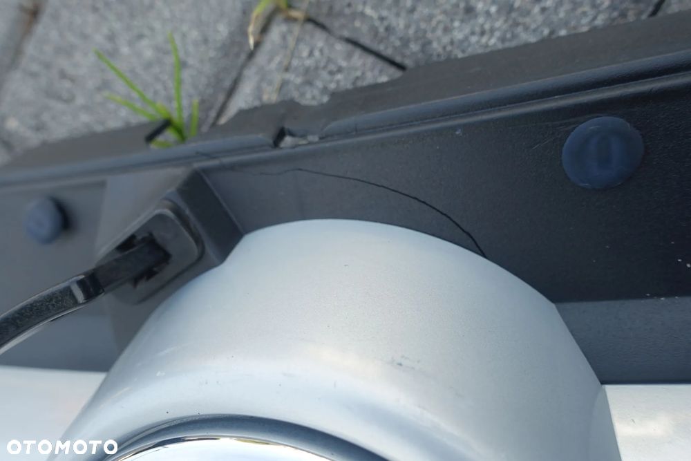 ATRAPA GRILL GOLF V PLUS IV - 7