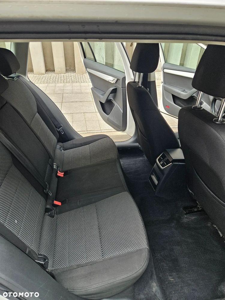 Skoda Octavia 1.6 TDI Edition DSG - 12