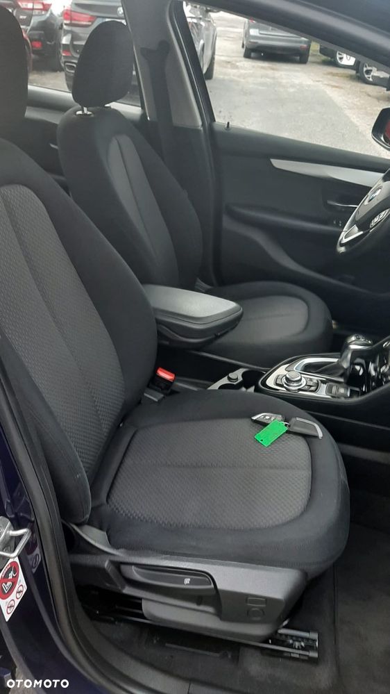 BMW Seria 2 218d - 16