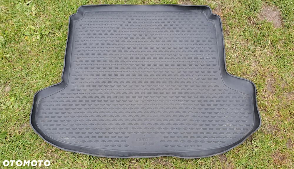KIA CEED I KOMBI 06-12 MATA WYKŁADZINA BAGAŻNIKA - 1