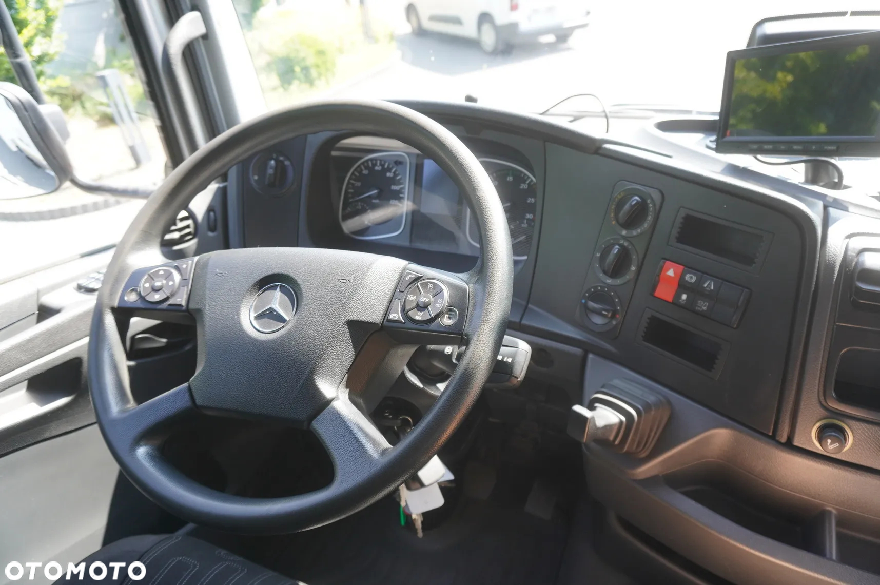 Mercedes-Benz Atego 1321 / 80 tys. km !!! / Kontener 20 EPAL - 23