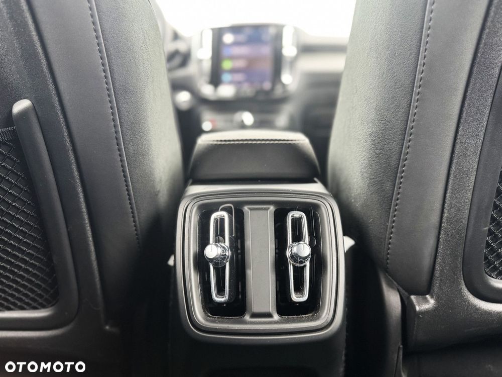 Volvo XC 40 - 22