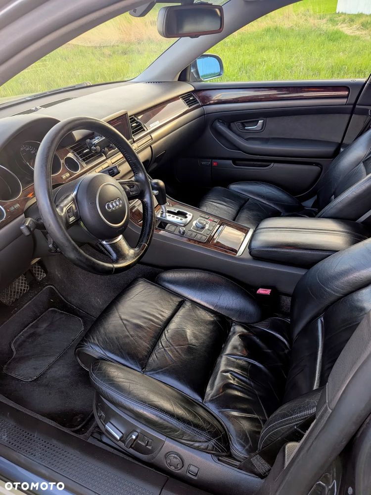 Audi A8 4.2 Quattro - 11