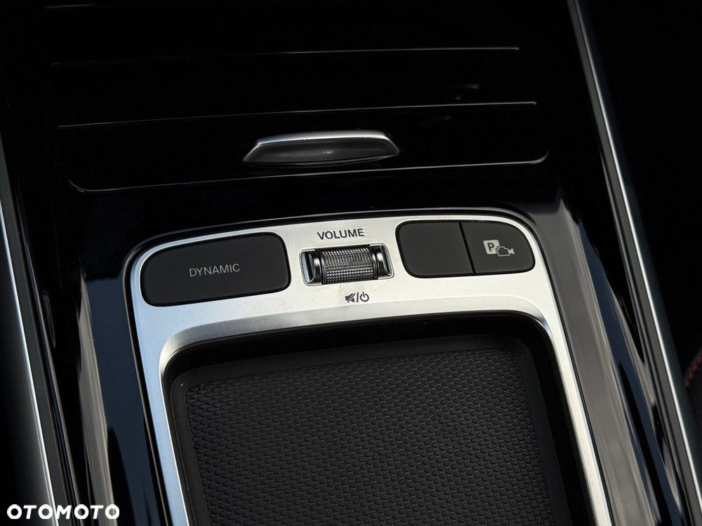 Mercedes-Benz GLB 200 d AMG Line 8G-DCT - 24