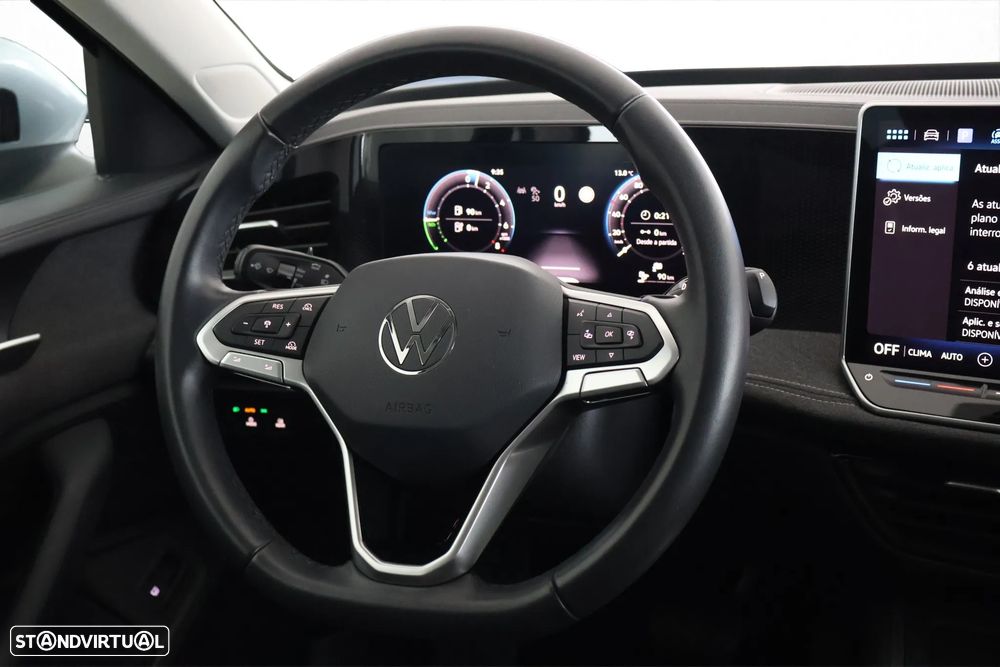 VW Passat Variant 1.5 TSI eHybrid Business DSG - 11