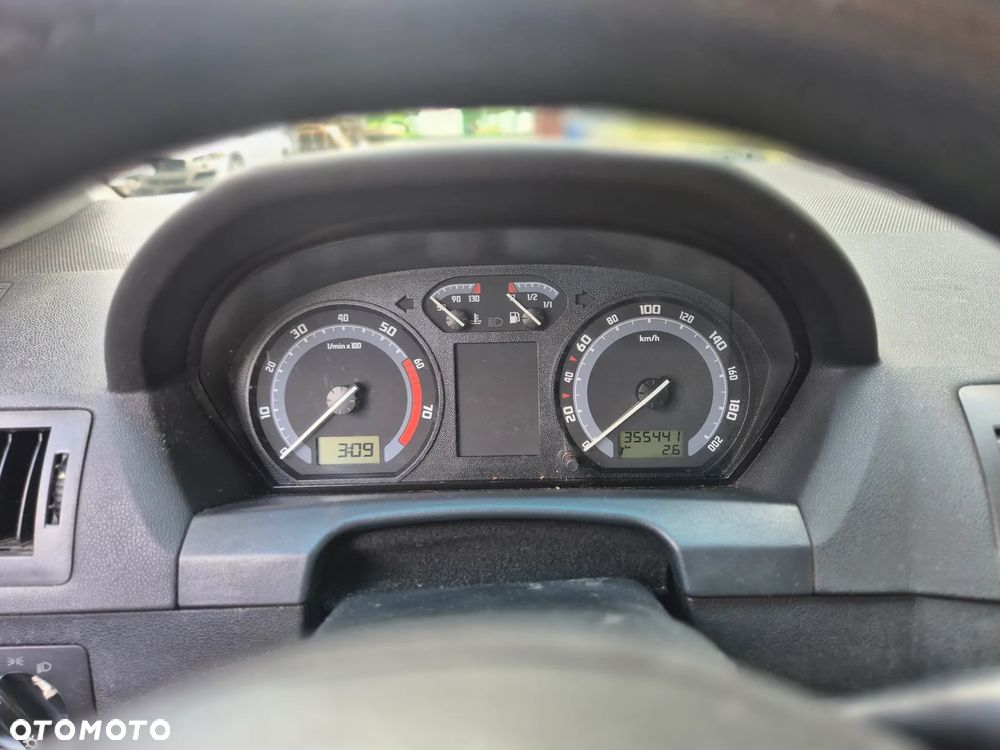 Skoda Fabia 1.2 HTP Active - 7