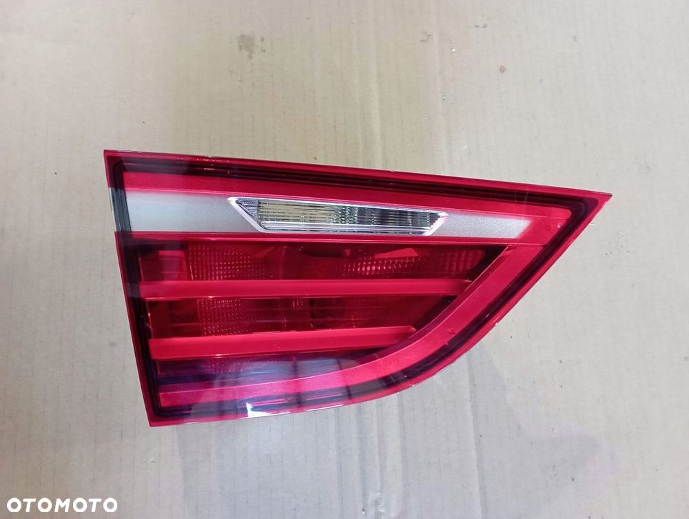 BMW F46 LAMPA LEWA TYŁ TYLNA W KLAPĘ 7491351 - 1