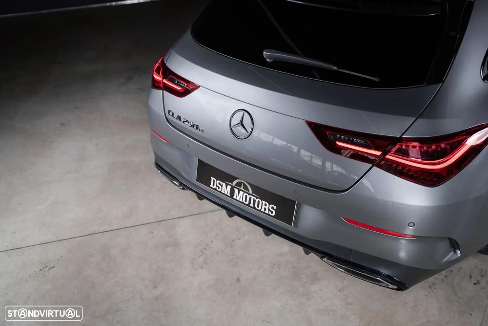 Mercedes-Benz CLA 250 e Shooting Brake AMG Line - 10