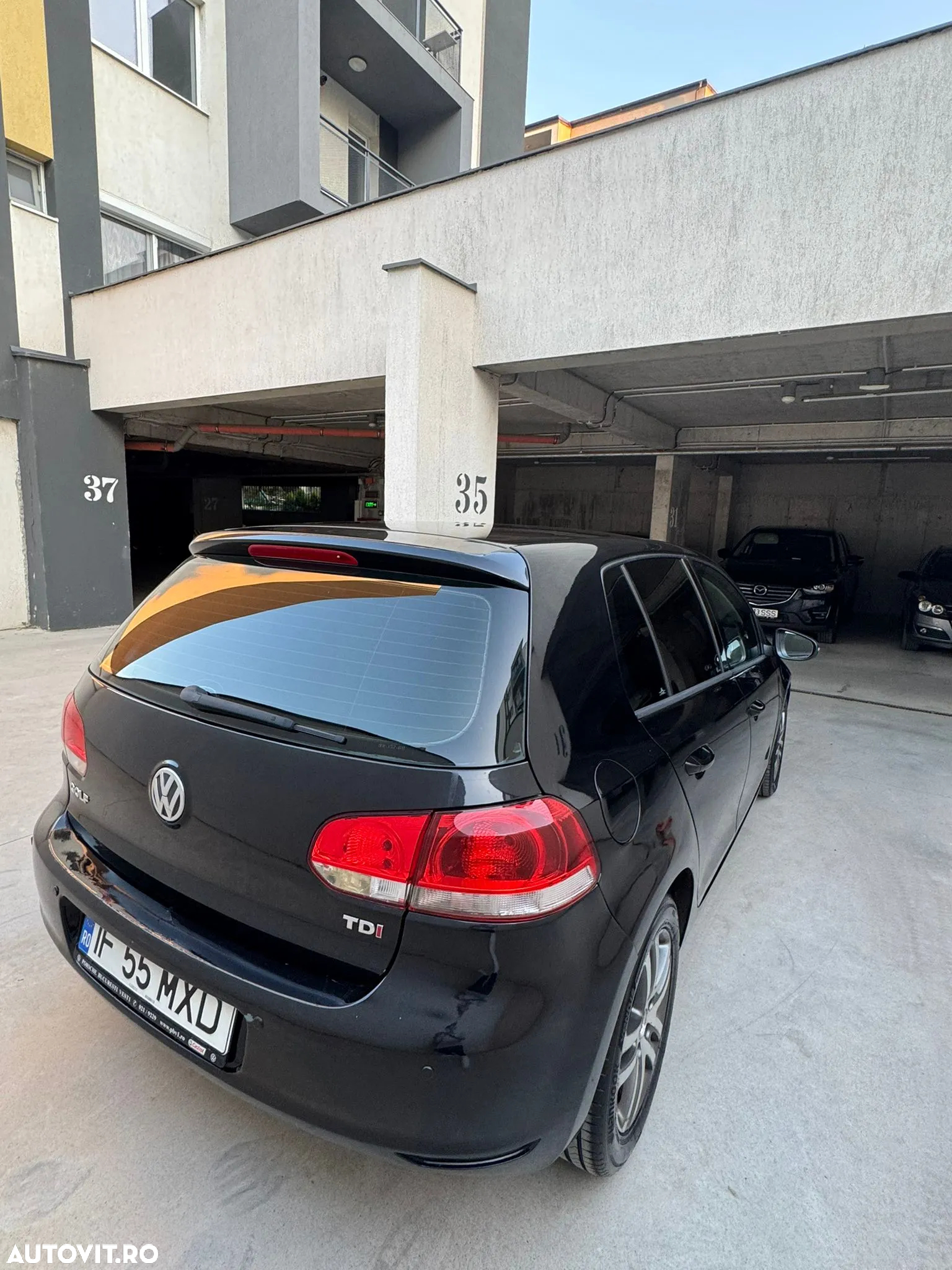 Volkswagen Golf 1.6 TDI DPF BlueMotion Technology Highline - 10