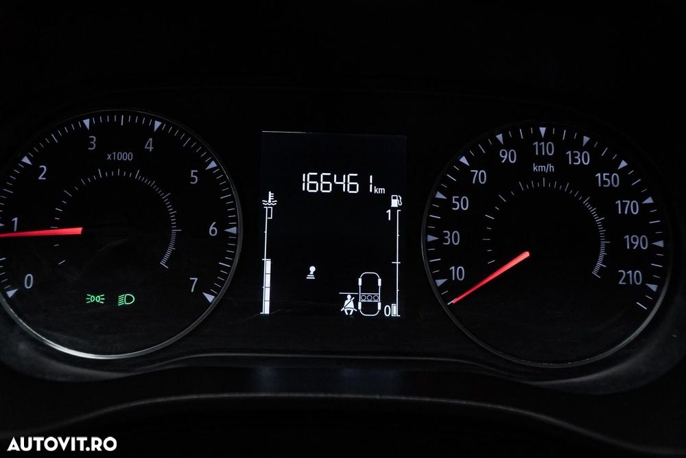 Dacia Logan TCe 90 MT6 Prestige - 36